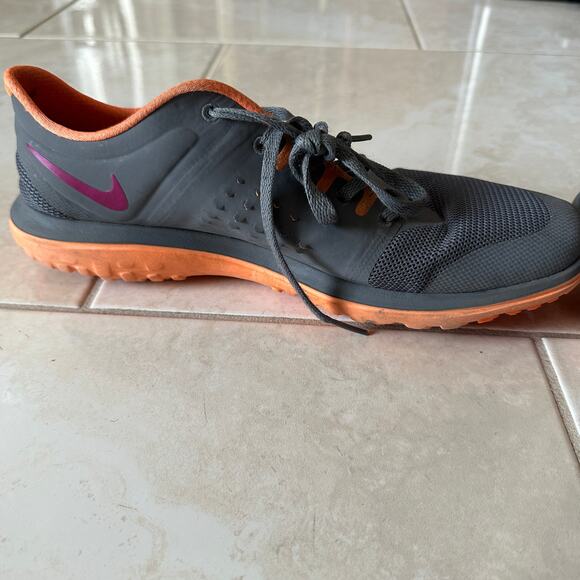 Women's Nike Running Shoes, Size 11, Gray Orange, 616684-003 - Picture 5 of 9